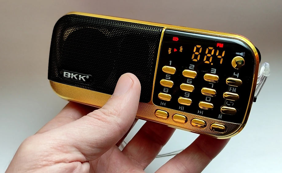 BKK Радио ФМ/МP3 плеер B836S. 2 аккумулятора 18650, SD/USB/LED лампа